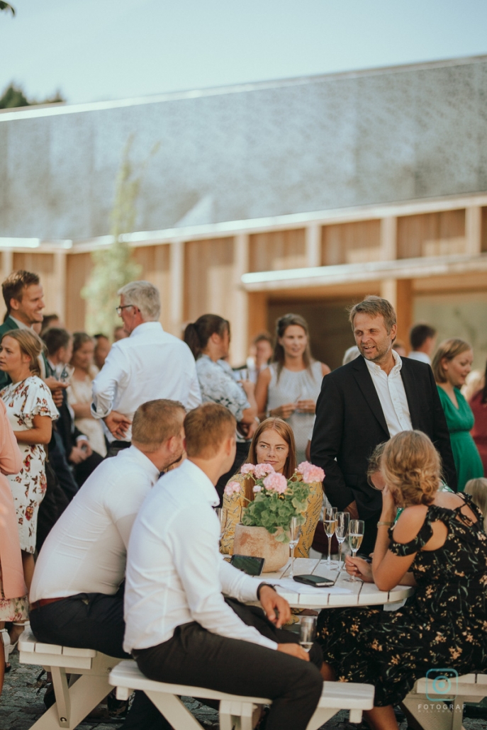 Med plass til alle gjestene på et sted